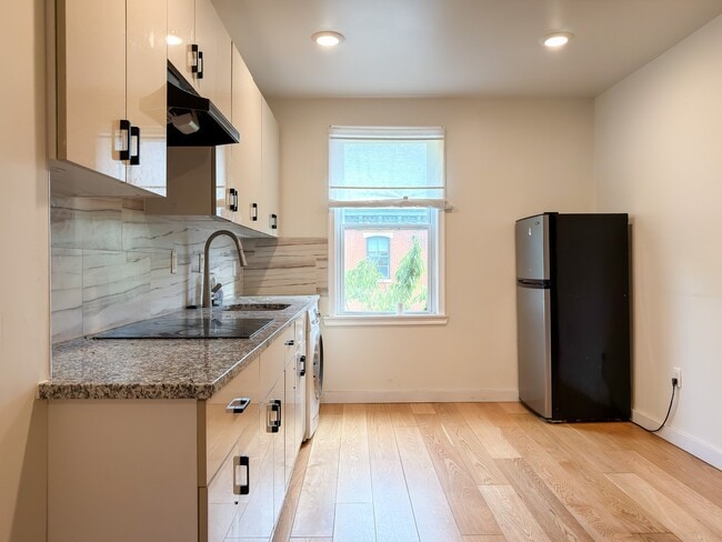 Photo - 2129 Pine St Unit 3F