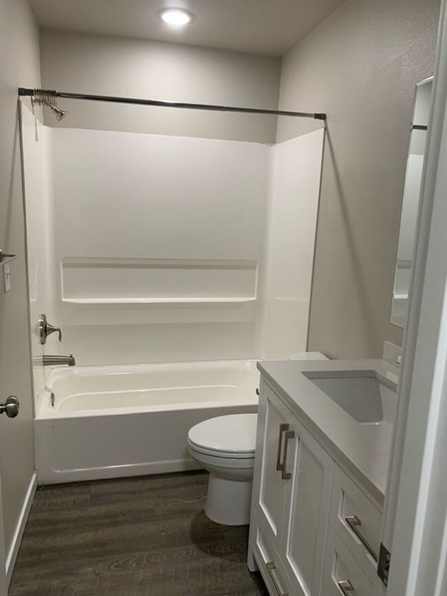 Photo - 2 Bedroom Apartment in Jewel Lake!