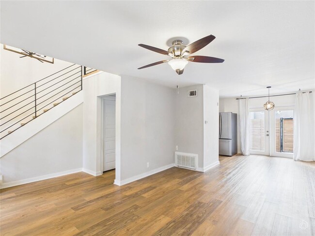 Photo - 6211 Manor Rd Unit 107