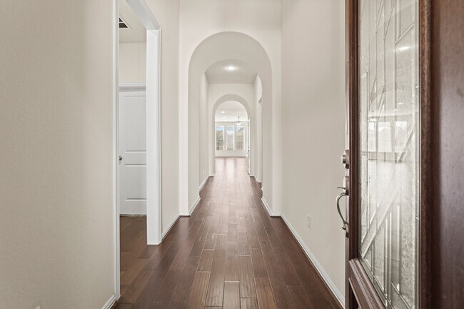 Photo - 18211 Kilmacolm Dr