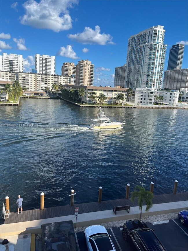 Building Photo - 111 Golden Isles Dr Unit D10