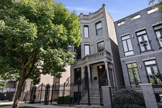 Building Photo - 2845 W Division St
