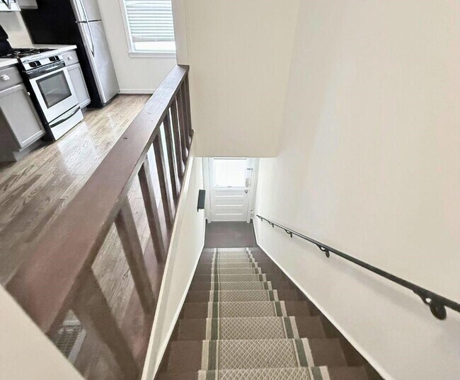 Photo - 1023-1022 W Gardner St