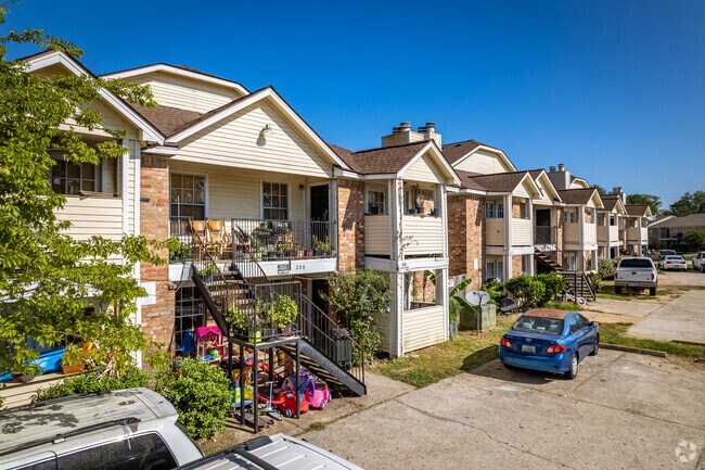 7118 Oakwood Glen Blvd - Oakwood Glen Condominiums