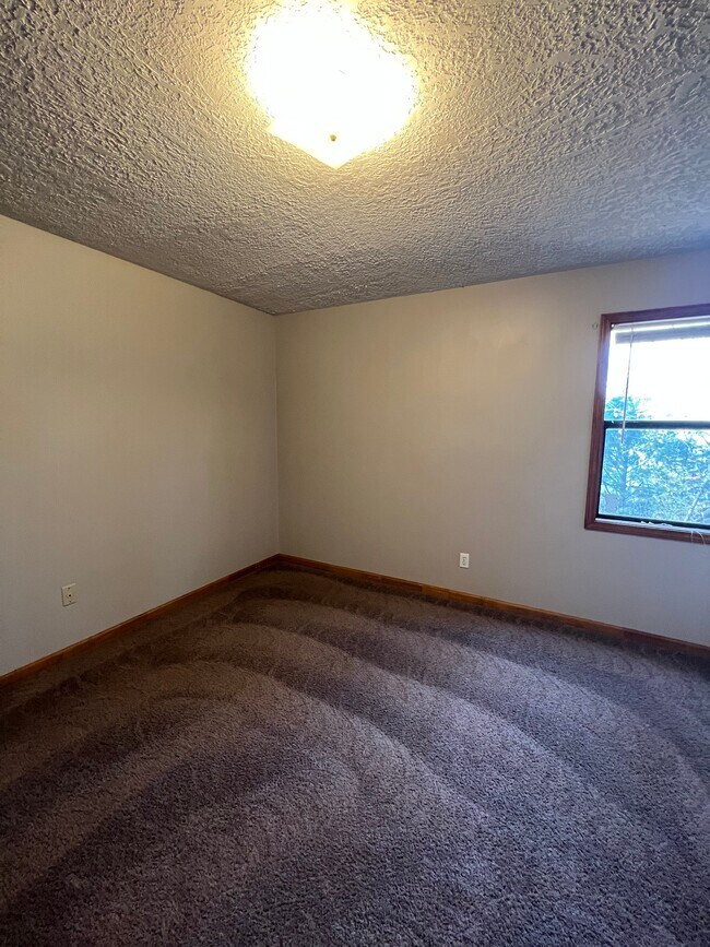 Photo - 540 Baker Rd