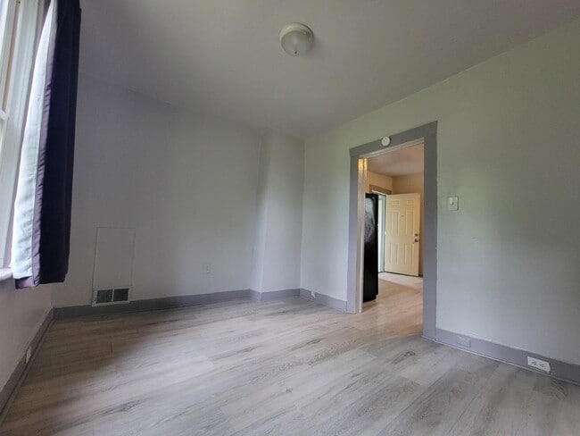 Photo - 6215 Carpenter Ave