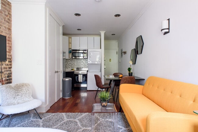 Photo - 241 E 24th St Unidad ID1021851P