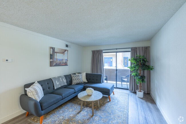 2BR, 1BA - 825SF - Living Room