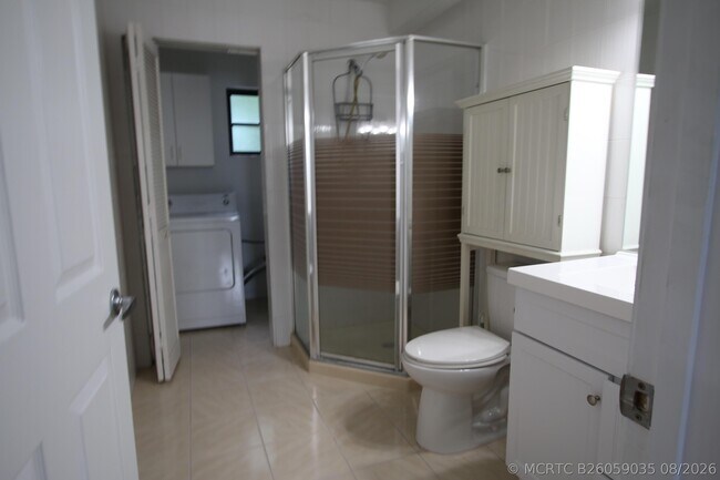 Photo - 324 W Pine St