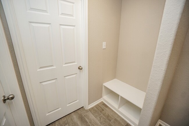 Photo - 5463 Grand View Dr
