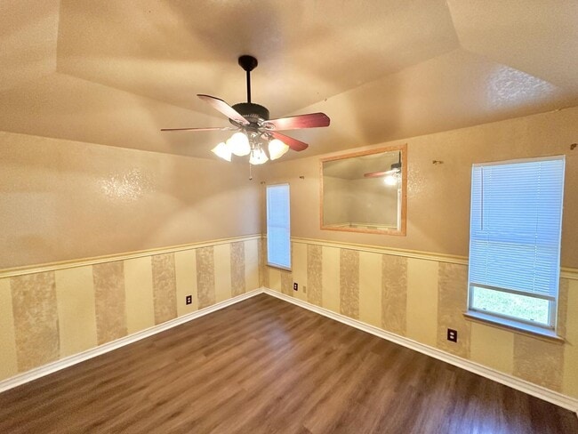 Photo - AVAILABLE MID MAY; APPLY TODAY AT OUR WEBSITE!!