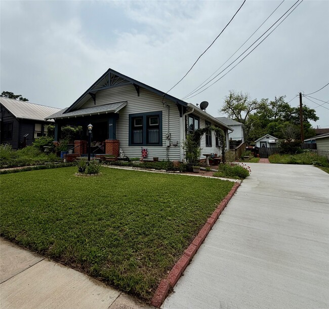 Photo - 604 S Park St