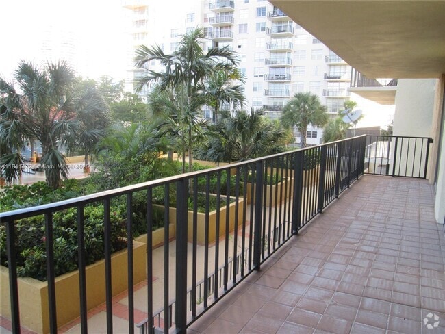 Building Photo - 290 174th St Unit 408 Rental