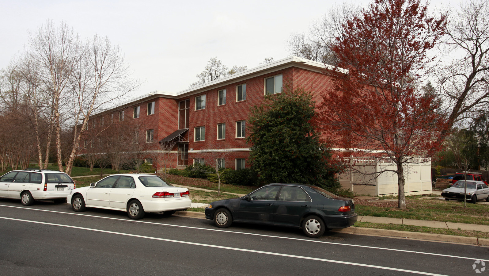 Walter Reed Apartments - Walter Reed Apartments