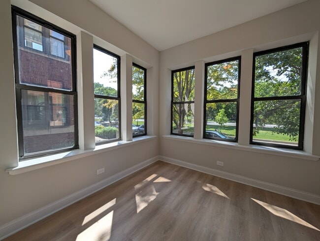 Building Photo - 2323 N Kedzie Blvd Unit 1