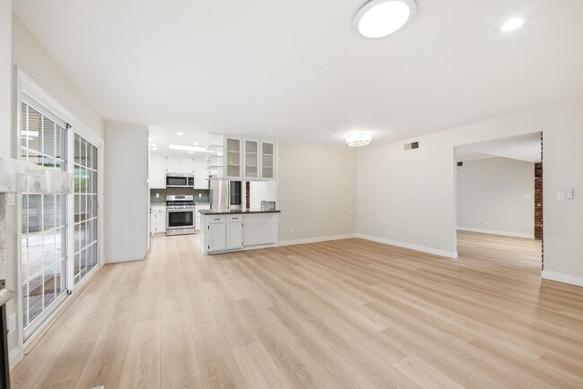 Photo - Bright, Charming & Garden-Filled