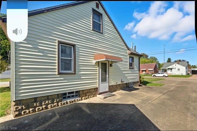 Photo - 132 33rd St SE