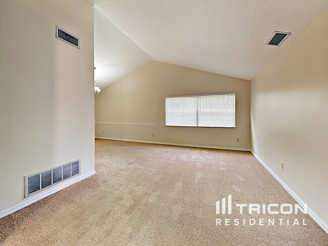 Photo - 2036 Pompano Pkwy