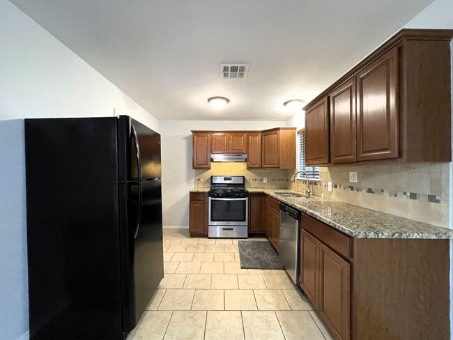 Photo - 7400 S Drexel Pl