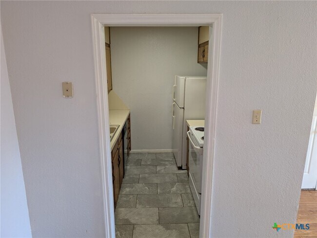 Photo - 1002 Charisse St