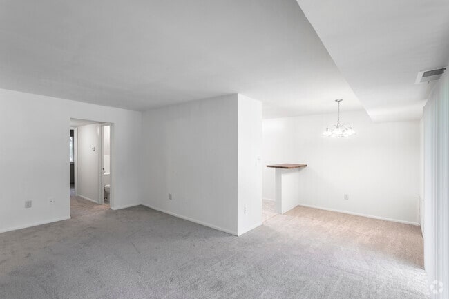 3 BR, 2 BA - 1,090 SF