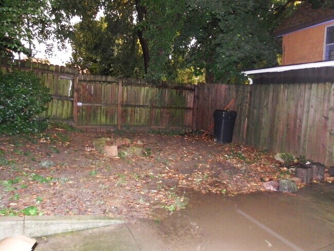 Photo - 417 E 31st St Unidad 1