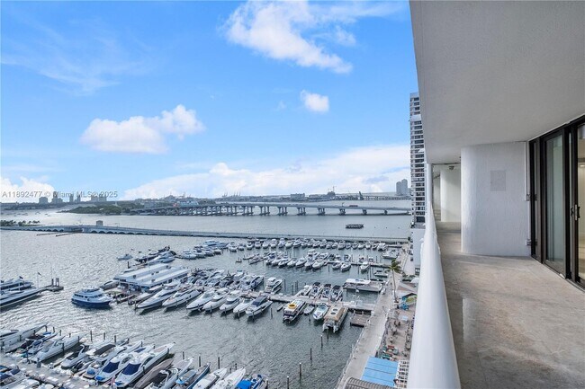 Photo - 1717 N Bayshore Dr Unidad A-1733