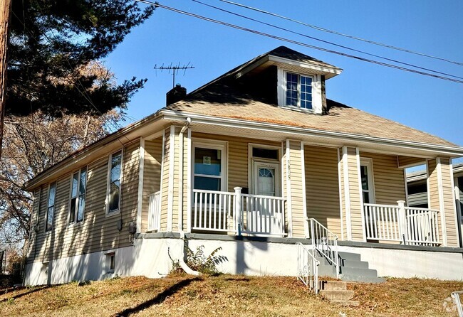 Building Photo - Nice Newly Renovated 2-Bedroom Home