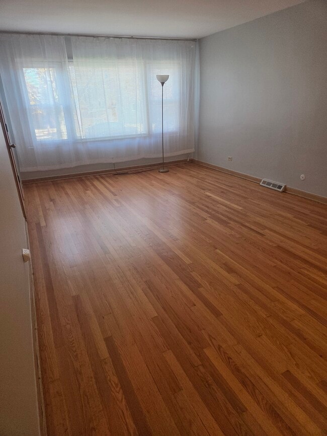 Photo - 5850 N Mulligan Ave Unit 1