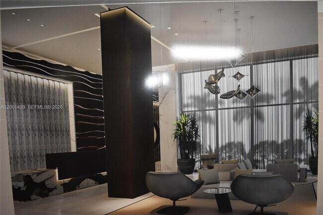 6365 Collins Ave Unit 1211