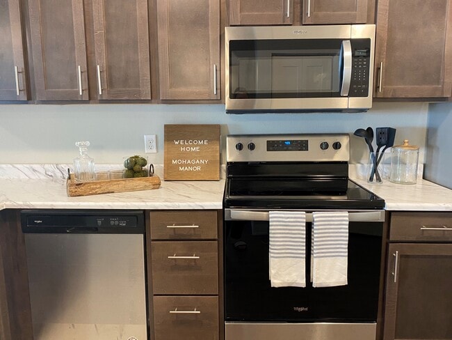 Photo - Mahogany Manor