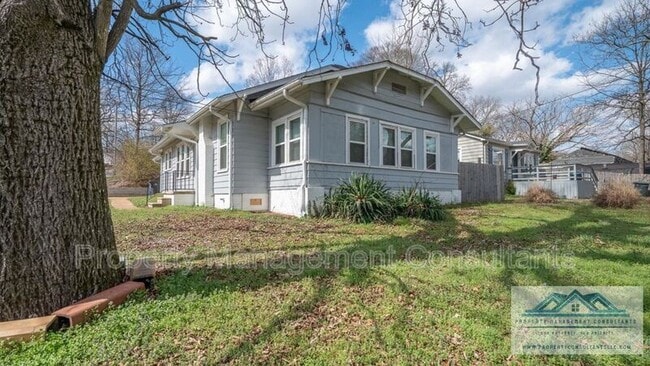 Building Photo - 901 Hermitage Dr