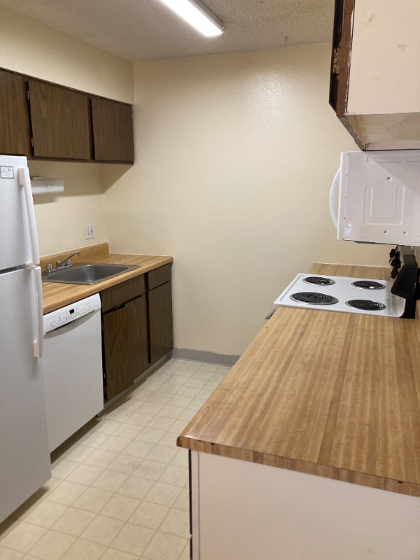 Building Photo - 70 Douglas Ln