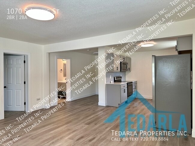 Photo - 1070 S Irving St