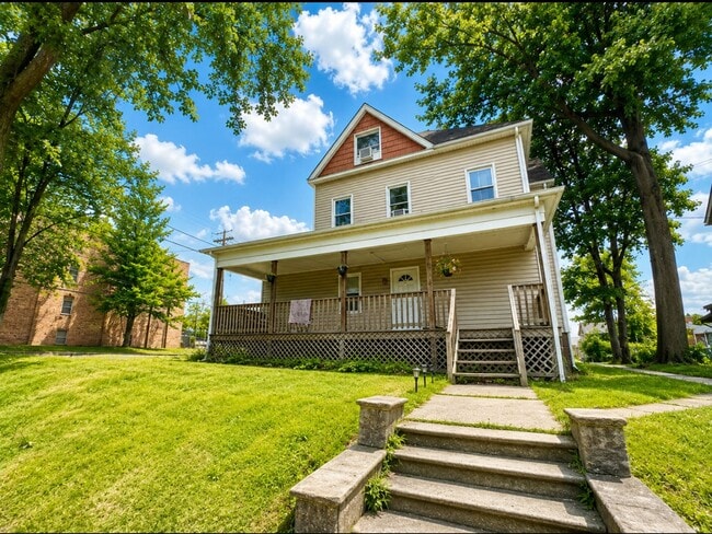 Building Photo - 505 Dawson Ave Unit 3