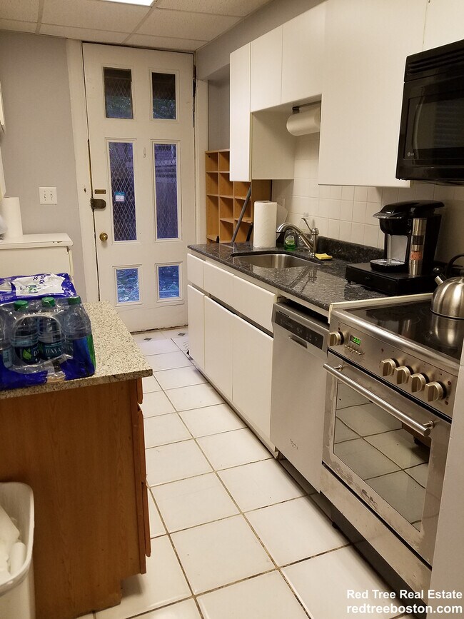 429 Marlborough St Unit 3