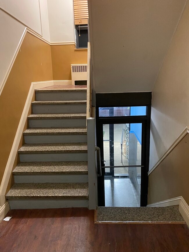 38 E Curtis St Unit 4