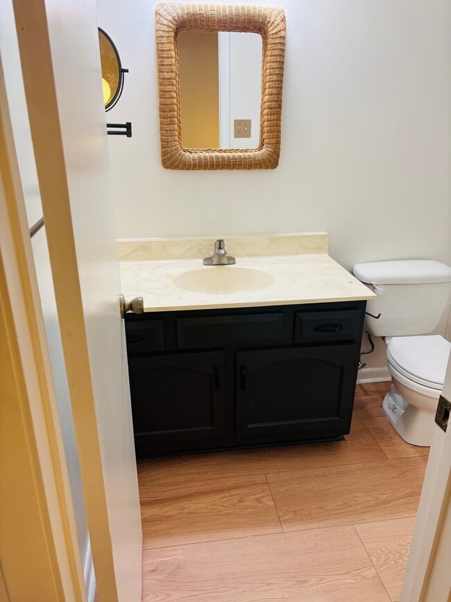 Photo - 1556 Beachview Dr