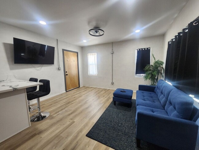 Photo - 6545 Pine Ave Unit 4