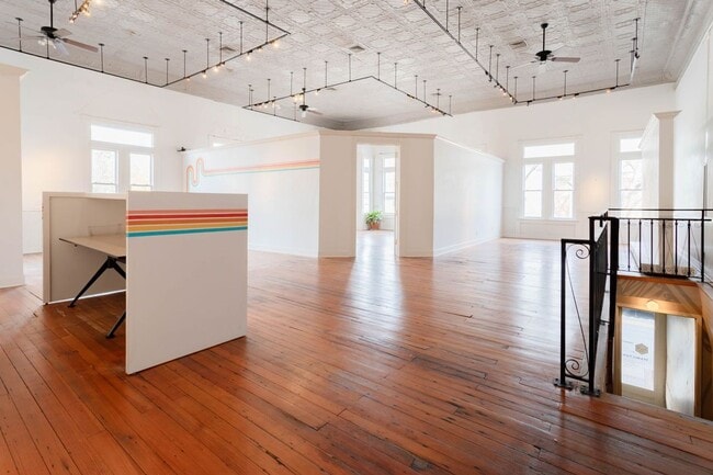 Photo - Cook Building (CB) Unidad 429