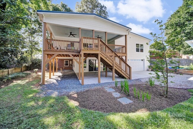 Photo - 3222 Clark St