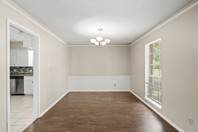 Photo - 1123 Marne Ln