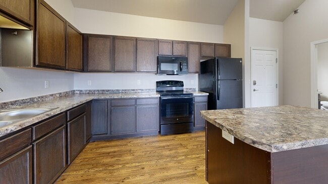 Building Photo - Falcon & Mallard Heights Rental