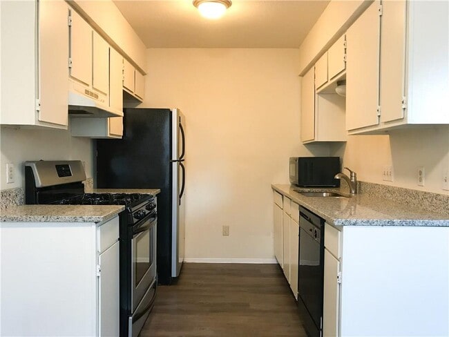 Building Photo - 1203 W 49th St Unit A Rental