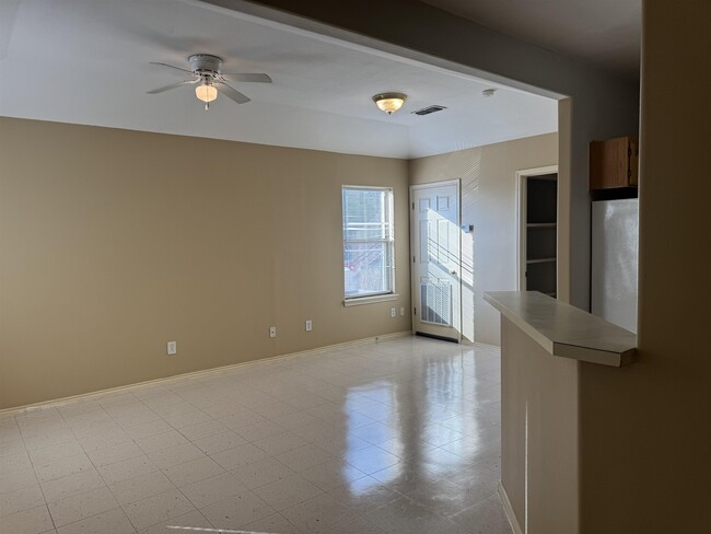 Photo - 4502 Llano Rd Unit 3