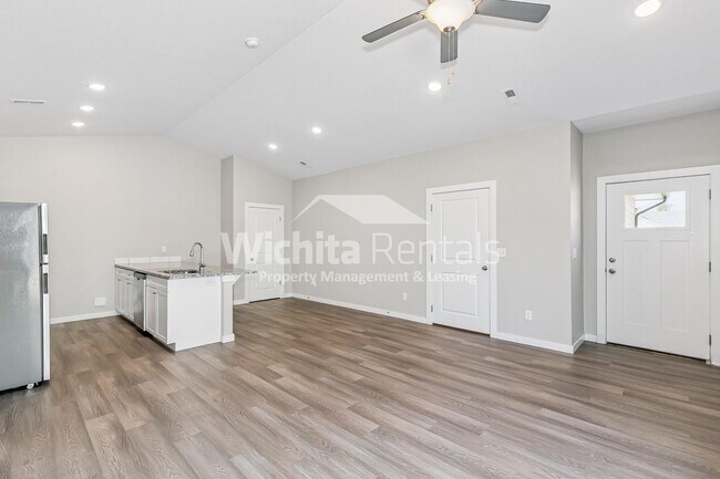 Photo - Move-In Ready Duplex in Bel Aire!