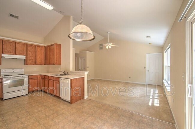 Photo - 112 Stream Crossing Way