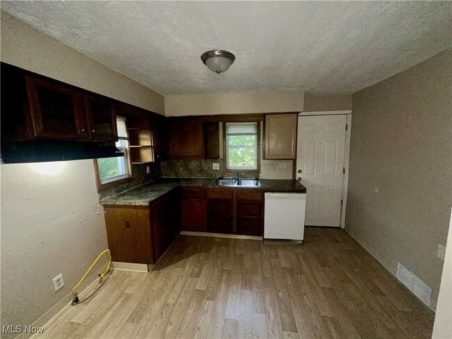 Building Photo - 728 McKinley Ave