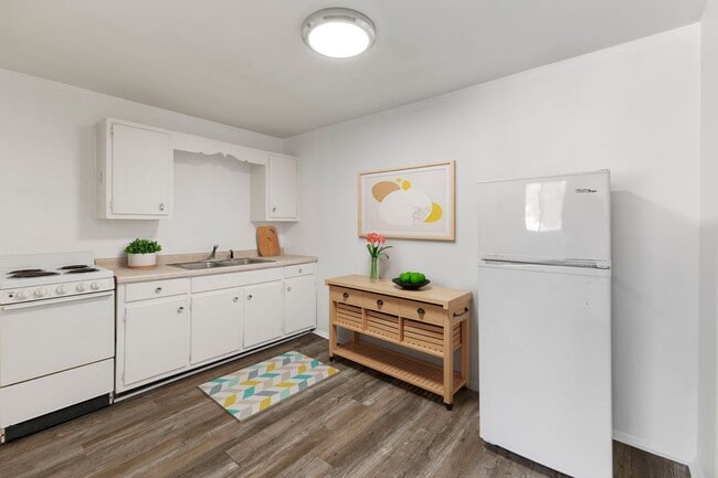 Building Photo - Your Next Home in the Heart of Yorktown Sc... Unit 2201 Apt 6A