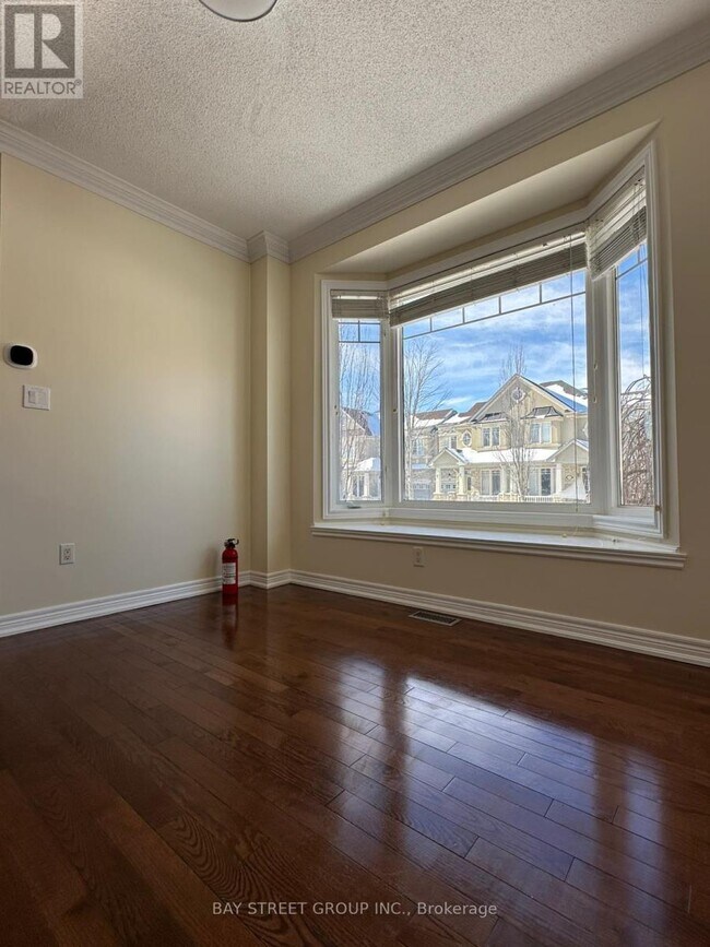 Photo - 1 Thistle Ave